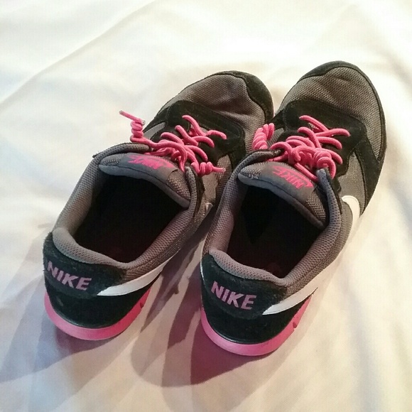 Nikes - Picture 4 of 5